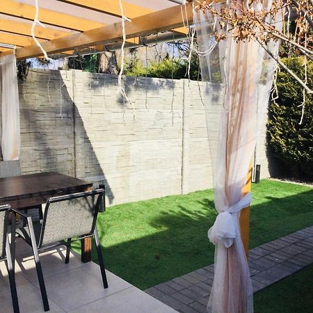 Appartamento Baky House Balatonlelle Esterno foto