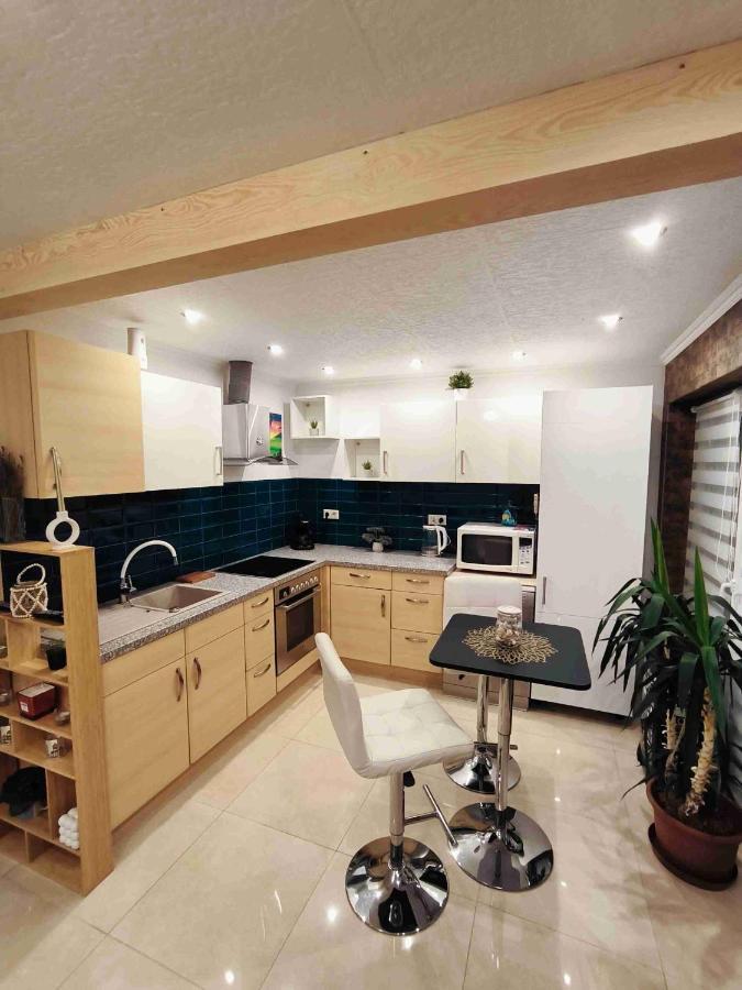 Appartamento Baky House Balatonlelle Esterno foto