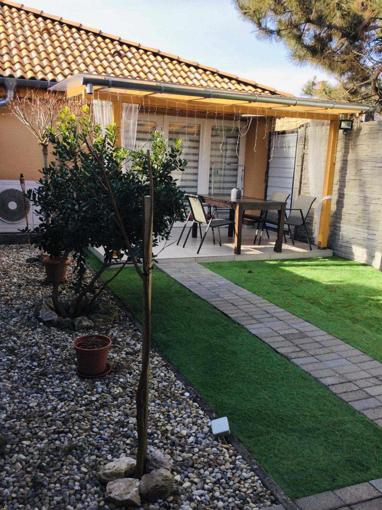 Appartamento Baky House Balatonlelle Esterno foto